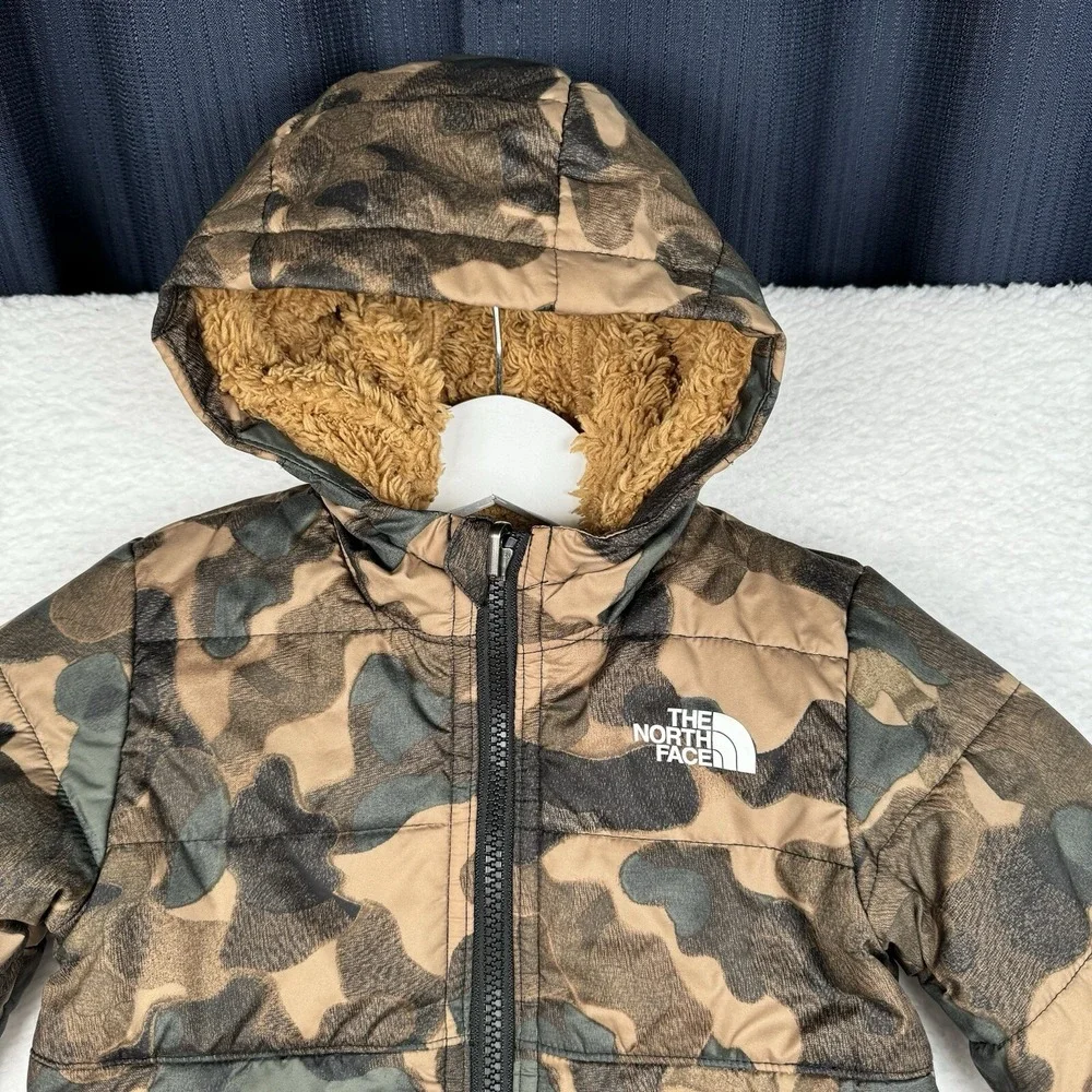 The North Face Reversible Mount Chimbo Camo Jacket - Youth Kids (13.5 x 12)